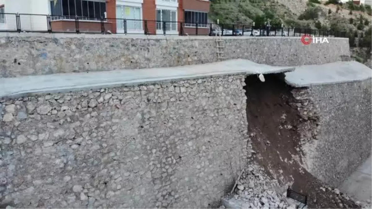 16 katlı binanın istinat duvarı çöktü, vatandaşlar tedirgin