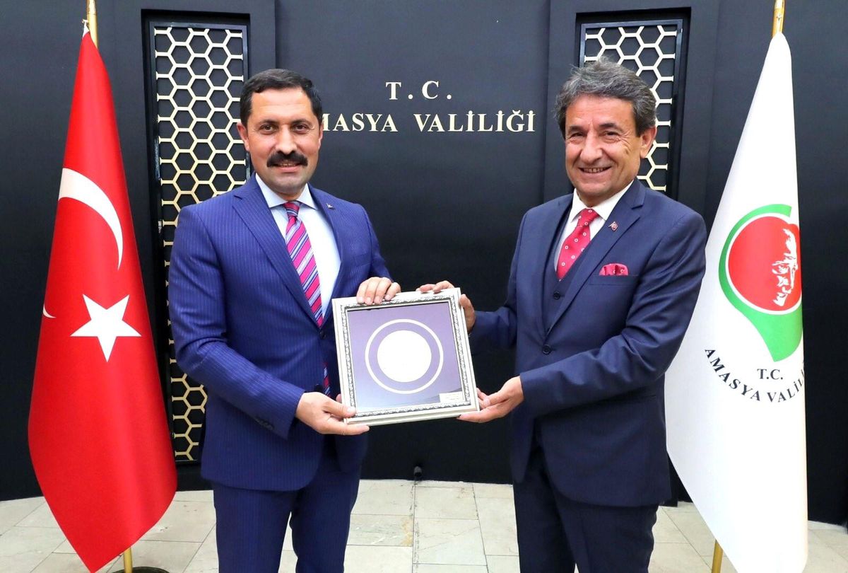 32 yıllık müdür emekli oldu