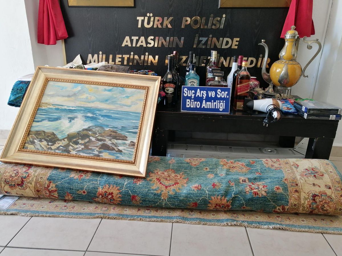 Antalya\'da villalardan antika eşya çaldığı öne sürülen zanlı tutuklandı