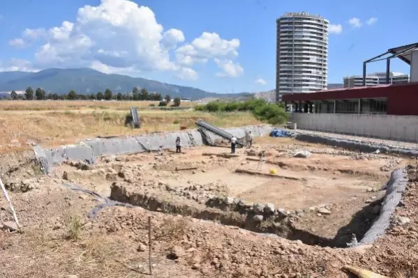 Antik yerleşimde yılın ilk kazılarında 8 bin 500 yıllık buluntu