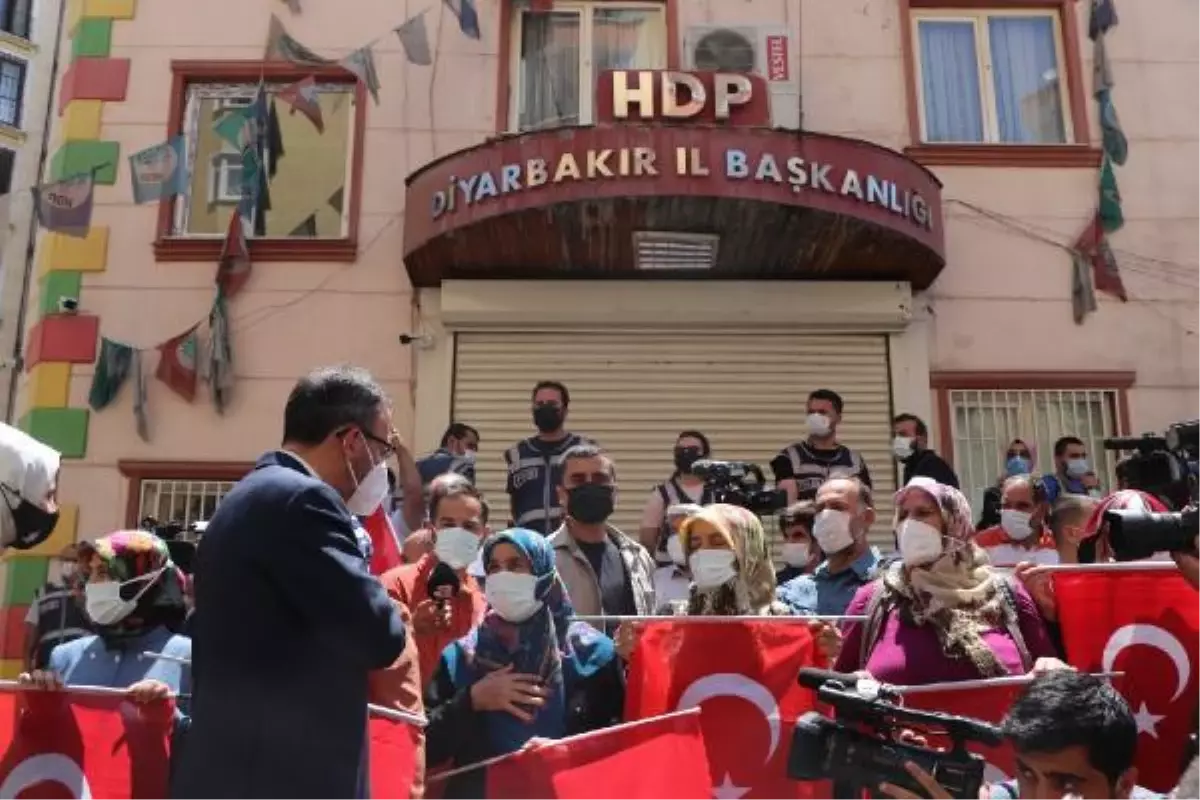 Son dakika haberi... DİYARBAKIR - Bakan Kasapoğlu: "(Diyarbakır anneleri) Bu anlamlı mücadelede imkanlarımızla, yüreklerimizle desteklemeye devam edeceğiz"