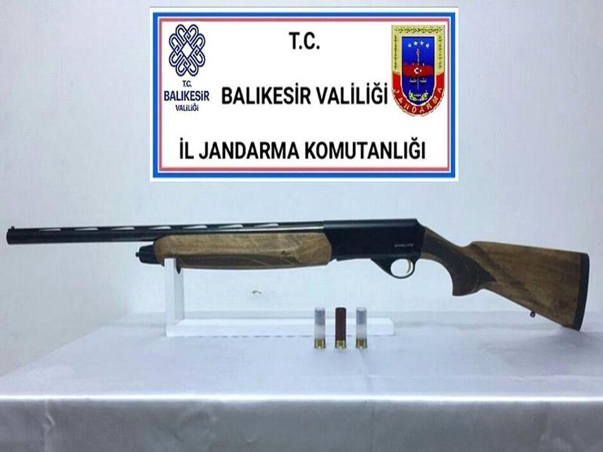 Balıkesir\'de jandarmadan 9 aranan şahsa gözaltı