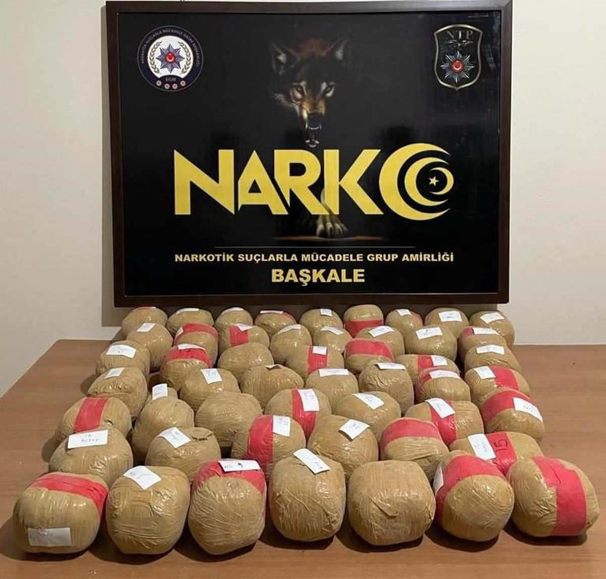 Başkale\'de 52 kilogram 165 gram eroin ele geçirildi