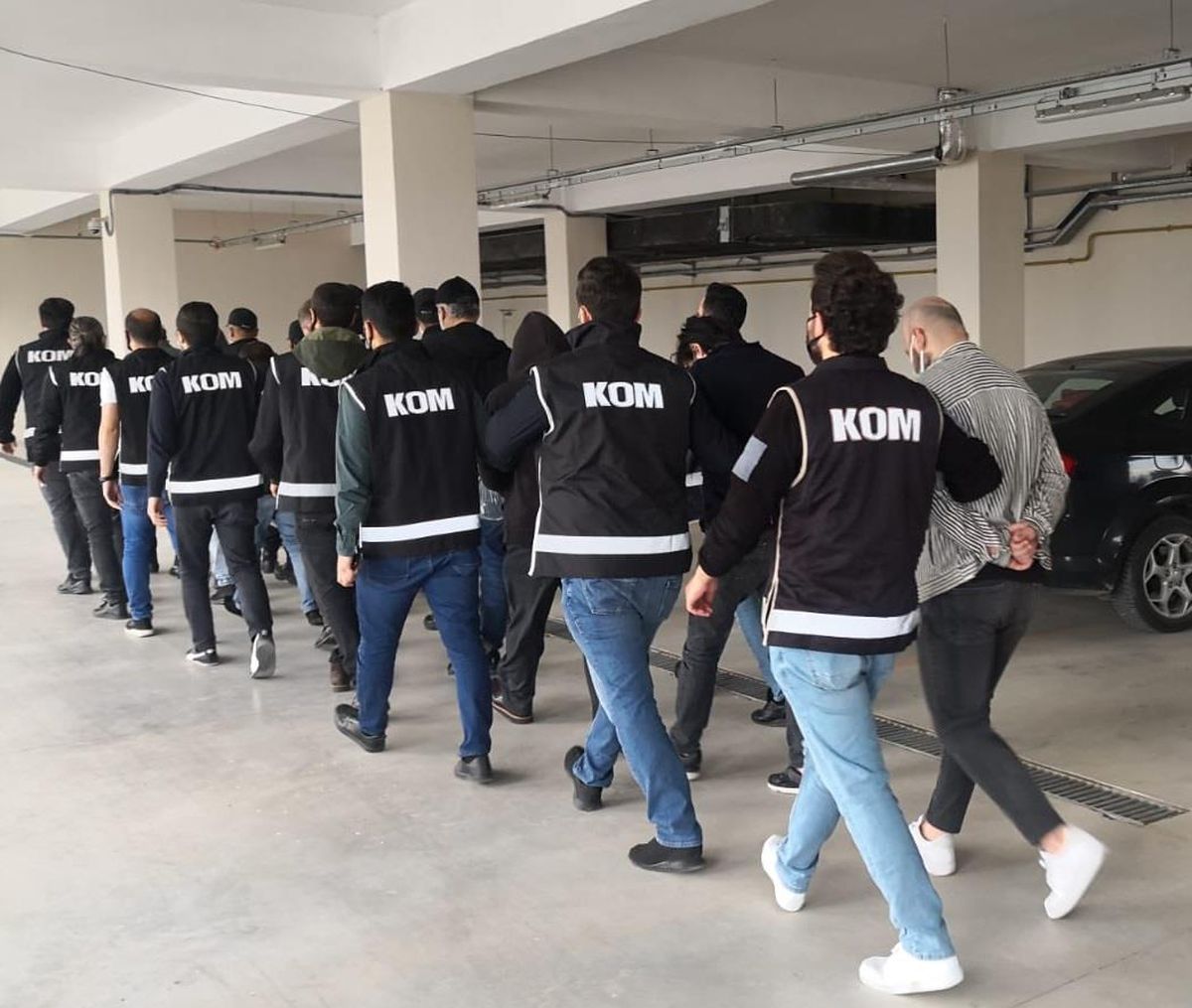 Bursa\'da sahte senetlerle ölmüş kişilerin mallarını üzerine geçirdikleri iddiasıyla 19 şüpheli yakalandı