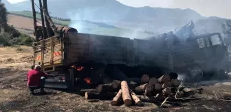 Ceyhan'da odun yüklü kamyon alev aldı