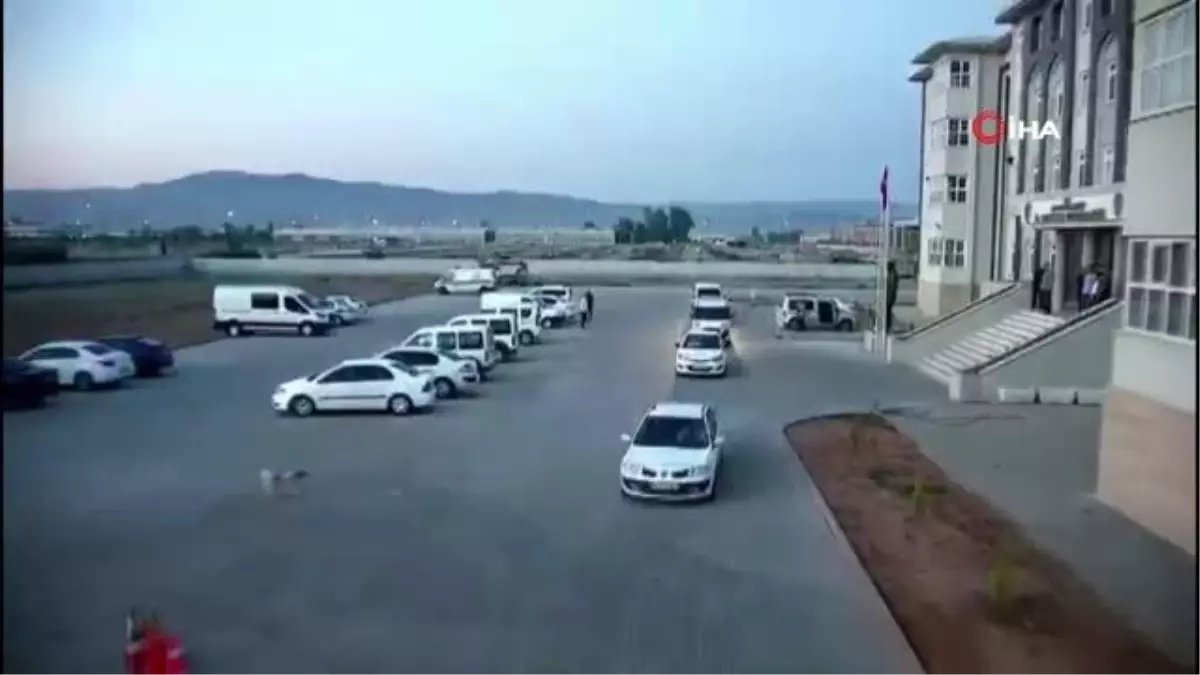 Doktoru tehdit ettiği iddiasıyla gözaltına alınan hasta, ambulansla adliyeye sevk edildi