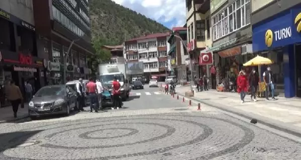 En çok vaka görülen Gümüşhane'ye gelenlere 'izole olun' çağrısı En çok vaka görülen Gümüşhane'ye gelenlere 'izole olun' çağrısı