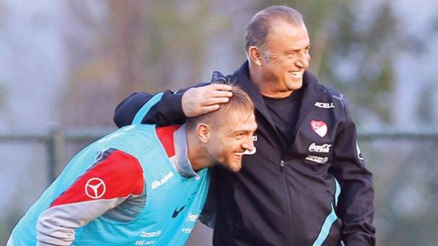 Fenerbahçe'den ayrılması beklenen Caner Erkin ve Fatih Terim arasında sürpriz görüşme