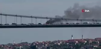 FSM Köprüsünde araç alev alev yandı