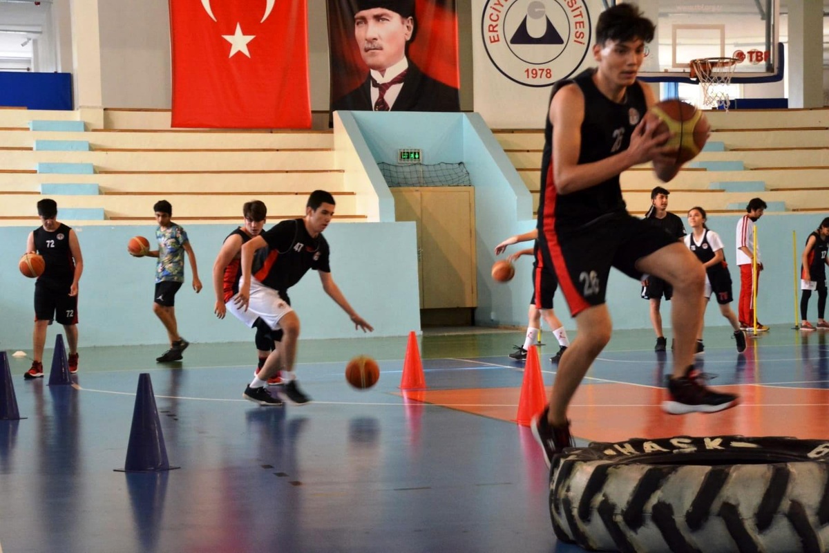 Hasketbol Gençlik ve spor Kulübü\'nde antrenmanlar tekrar başladı...