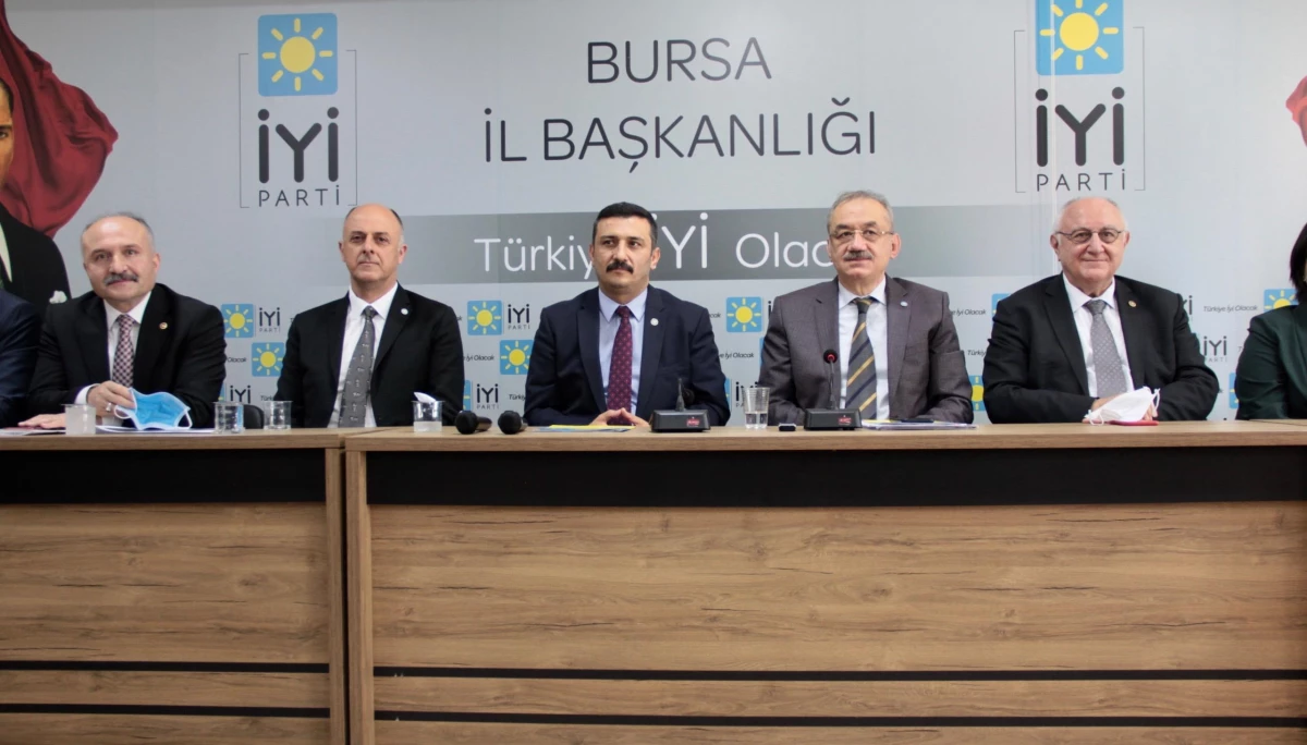 İYİ Parti Grup Başkanı İsmail Tatlıoğlu Bursa\'da erken seçim tartışmalarını değerlendirdi