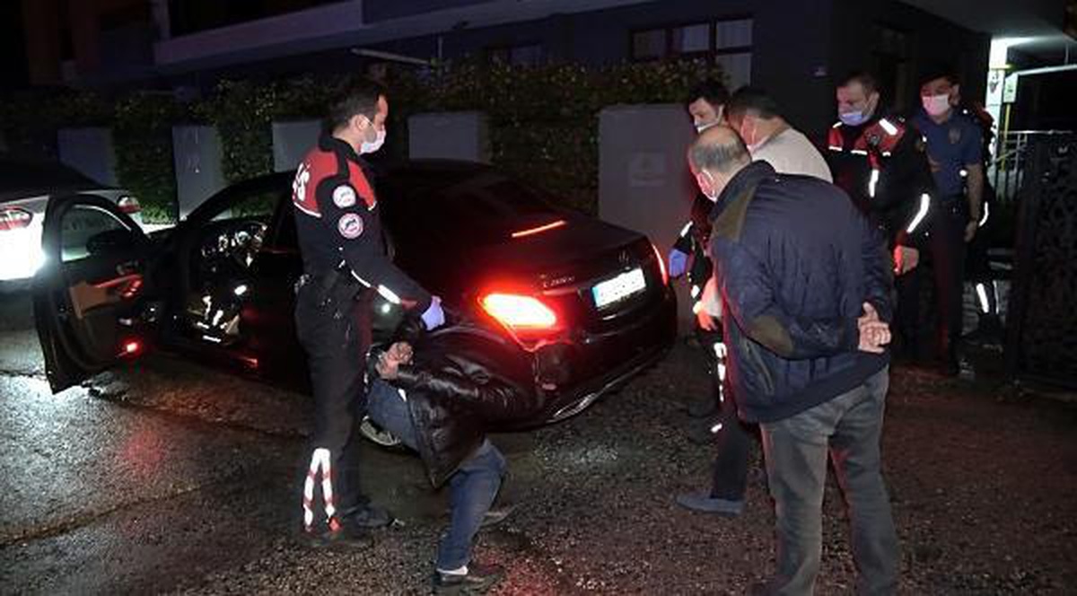 Son dakika! Kısıtlamayı ihlal edip polisten kaçan sürücü, alkollü çıktı