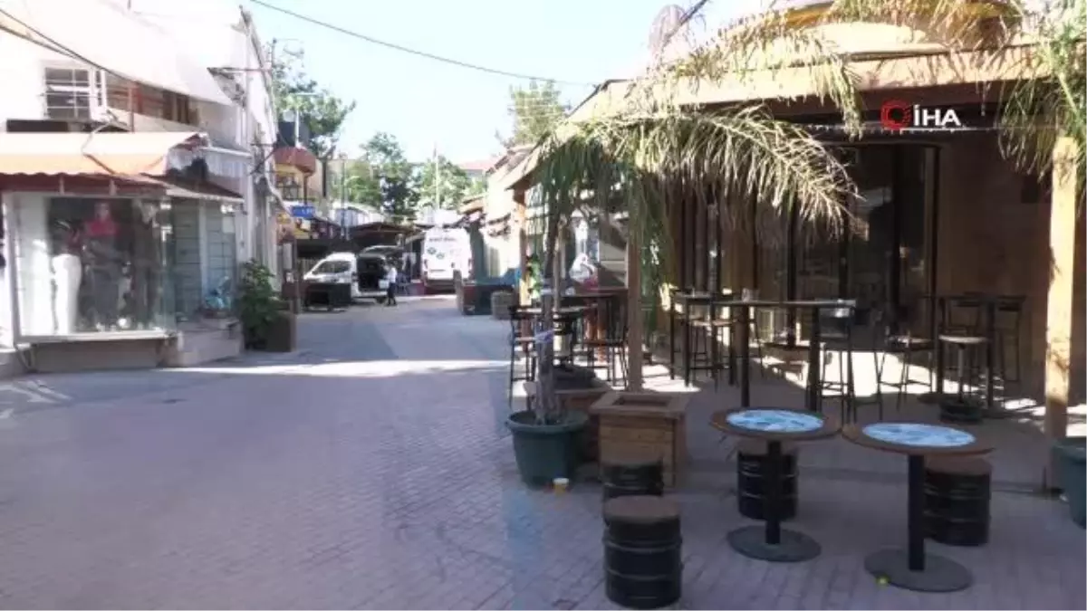 KKTC ile Güney Kıbrıs arasındaki sınır kapıları 15 ay sonra yeniden açıldı