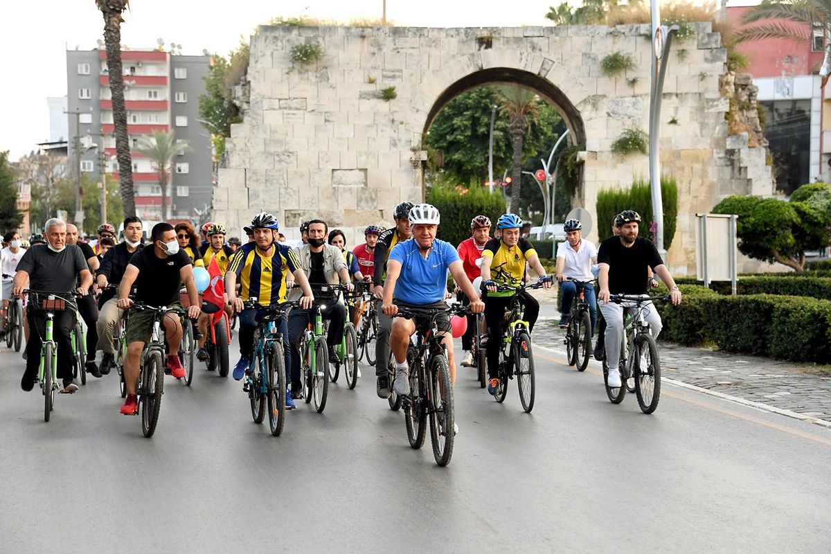 Mersin\'de pedallar sağlık için çevrildi