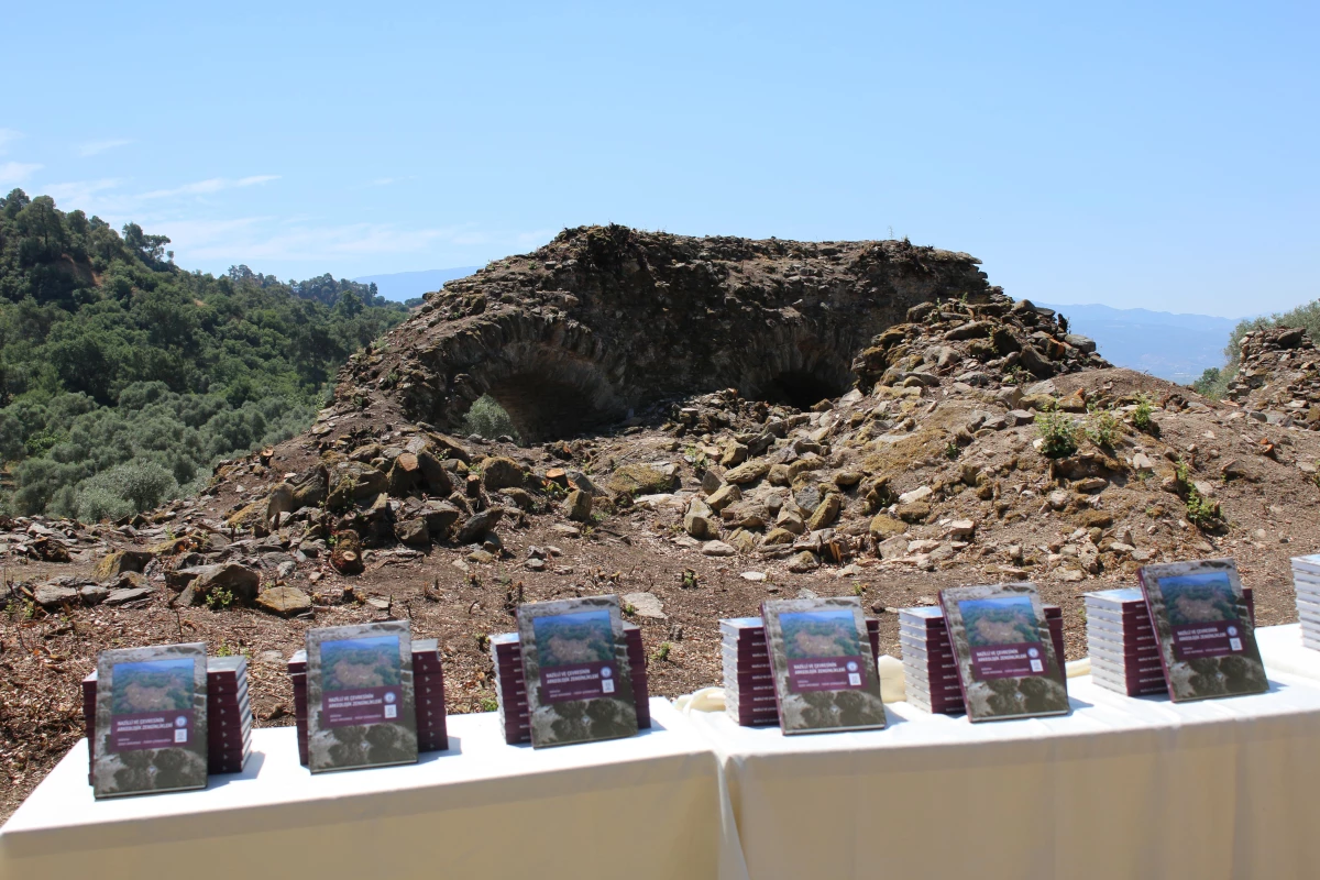 "Nazilli ve Çevresinin Arkeolojik Zenginlikleri" kitabı Mastaura Antik Kenti\'nde tanıtıldı