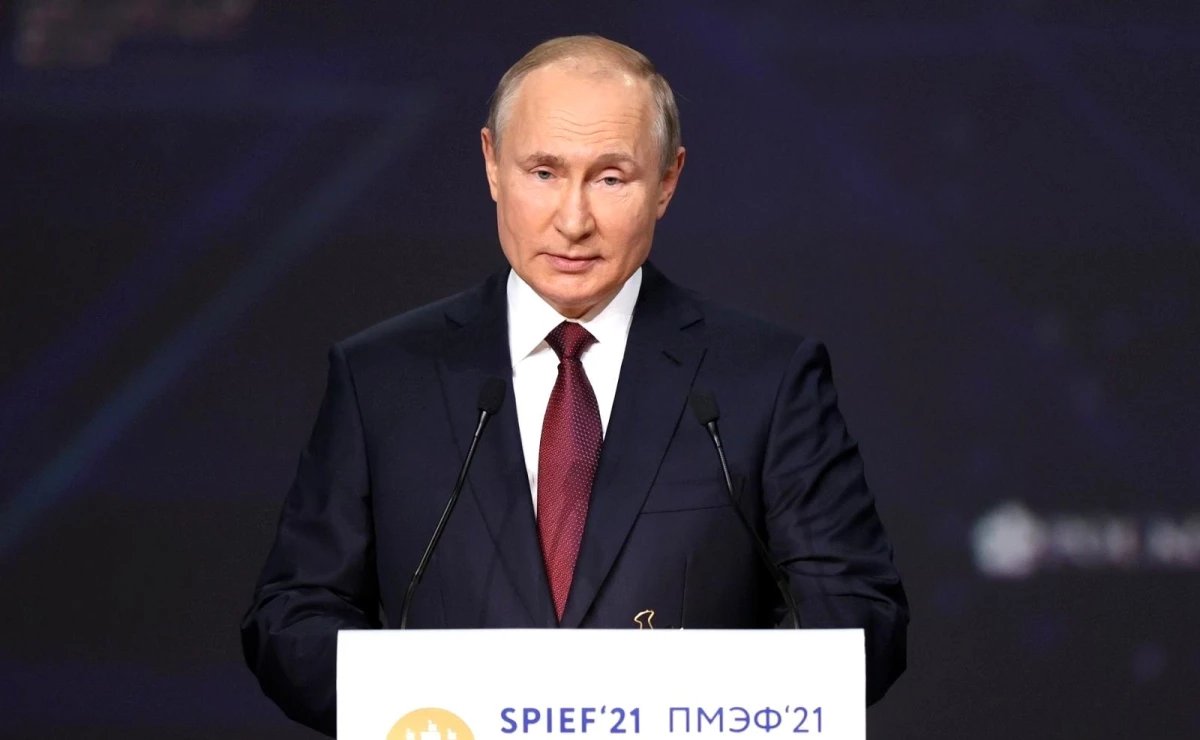 Putin: "Kuzey Akım 2\'nin ilk etabında döşeme işlemi tamamlandı"