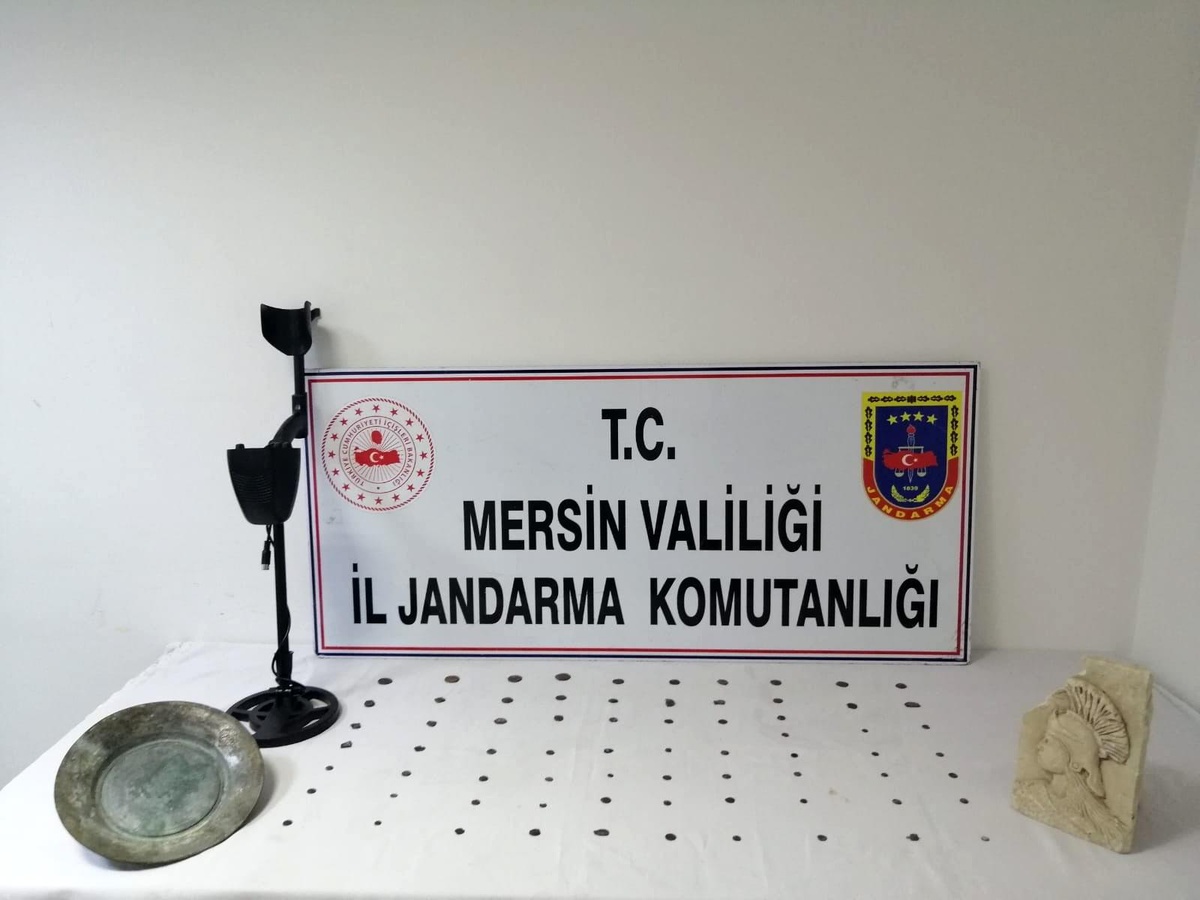 Tarihi eserleri satacaktı, jandarmaya yakalandı