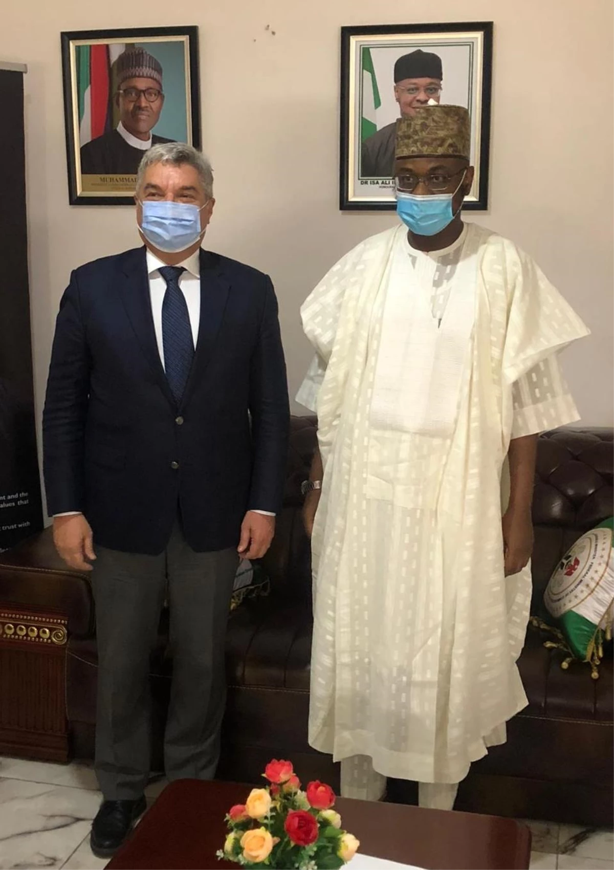 Türkiye\'nin Abuja Büyükelçisi Bayraktar, Nijerya İletişim ve Dijital Ekonomi Bakanı Pantami ile görüştü