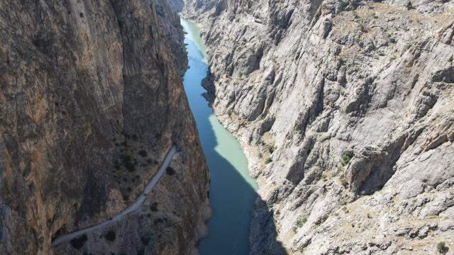 132 yılda tamamlanan Türkiye'nin en korkunç yolu, adrenalin tutkunlarının adresi oldu 132 yılda tamamlanan Türkiye'nin en korkunç yolu, adrenalin tutkunlarının adresi oldu
