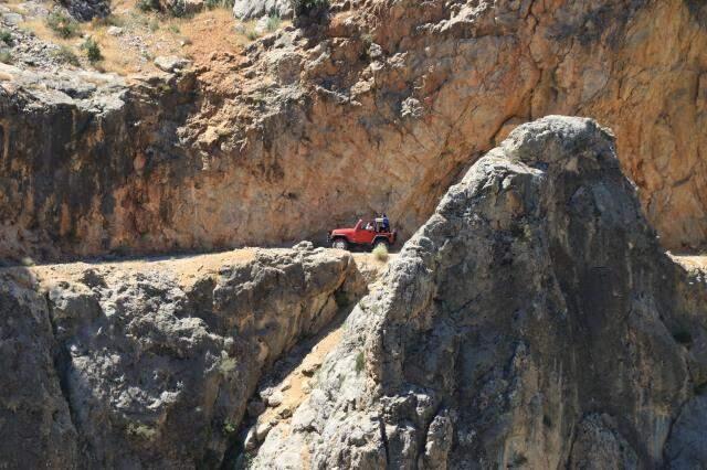 132 yılda tamamlanan Türkiye'nin en korkunç yolu, adrenalin tutkunlarının adresi oldu 132 yılda tamamlanan Türkiye'nin en korkunç yolu, adrenalin tutkunlarının adresi oldu
