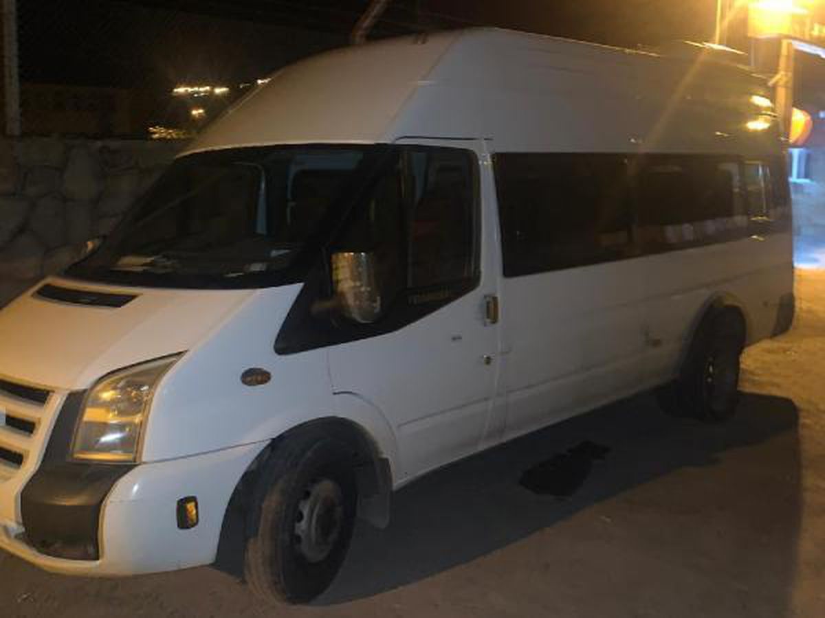 15 kişilik minibüste 32 kaçak göçmen yakalandı