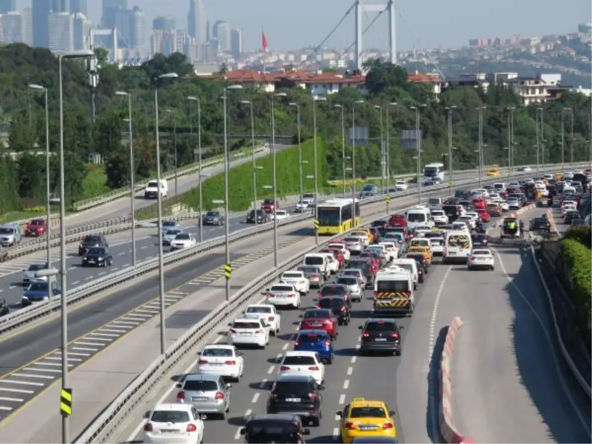 15 TEMMUZ ŞEHİTLER KÖPRÜSÜ GİRİŞİNDE TRAFİK YOĞUNLUĞU