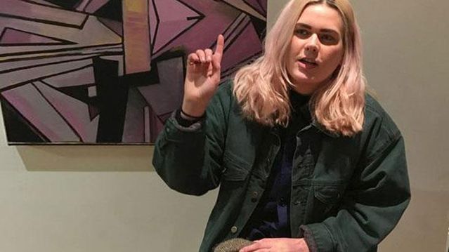 Gen&ccedil; kadın, y&uuml;ksek hızlı trende camdan başını &ccedil;ıkardığı sırada ağaca &ccedil;arparak hayatını kaybetti