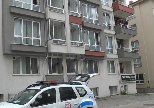 3'üncü kattan düştü, alkol aldığı öğrenilmesin diye yaralı halde kaçtı 3'üncü kattan düştü, alkol aldığı öğrenilmesin diye yaralı halde kaçtı