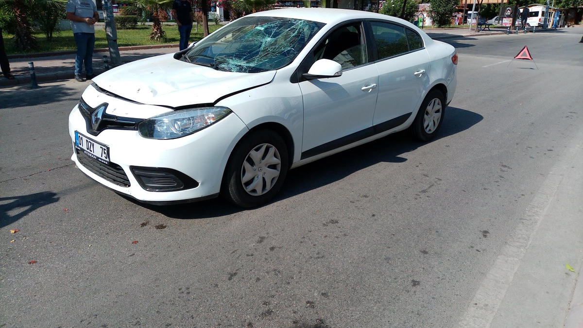 Adana\'da otomobilin çarptığı yaya ağır yaralandı
