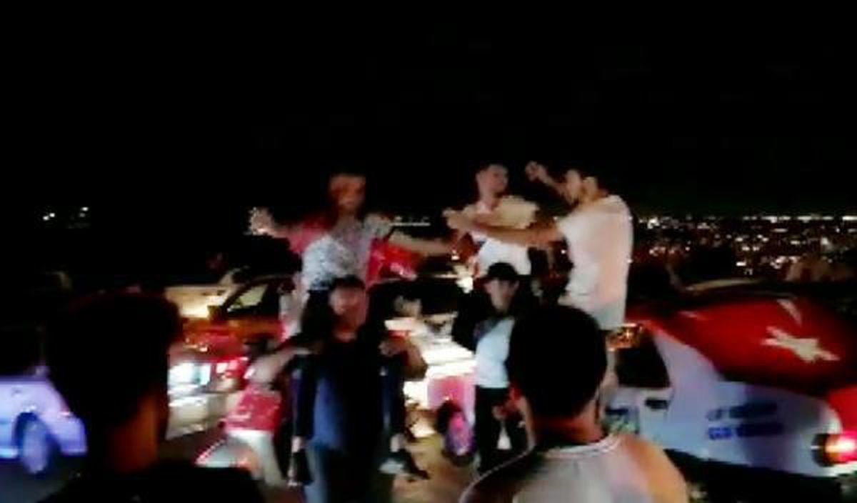 Son dakika haberleri: Antalya\'da sosyal mesafesiz asker eğlencesi