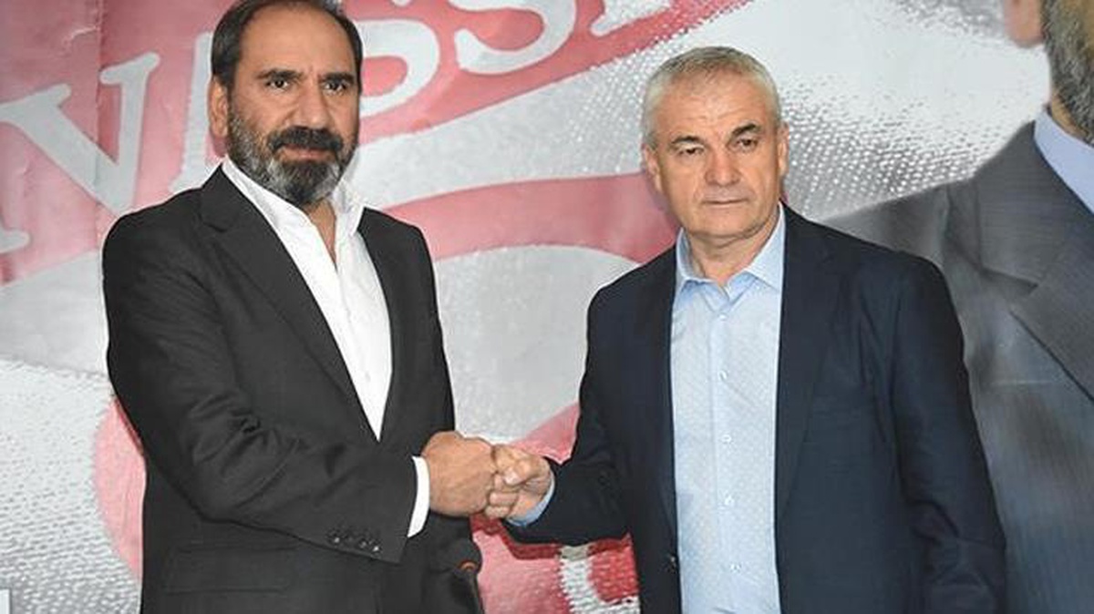 Sivasspor, Beşiktaş\'ın gündemine gelen Rıza Çalımbay ile sözleşme yeniledi