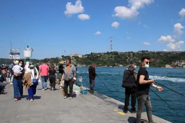 BEŞİKTAŞ'TA SAHİLLERDE YOĞUNLUK