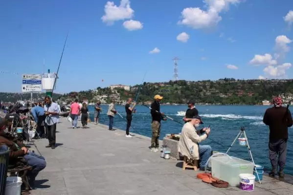 BEŞİKTAŞ'TA SAHİLLERDE YOĞUNLUK