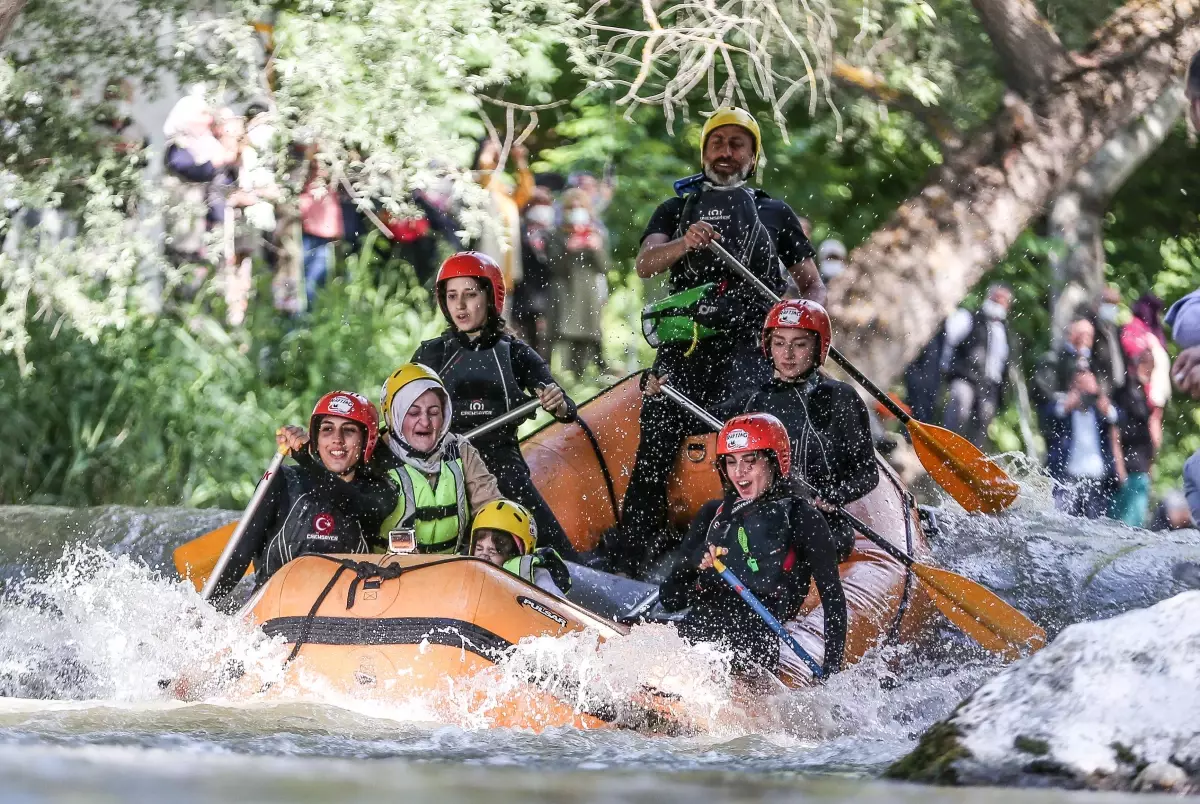 Marmara\'nın rafting parkuru Orhaneli\'de açıldı