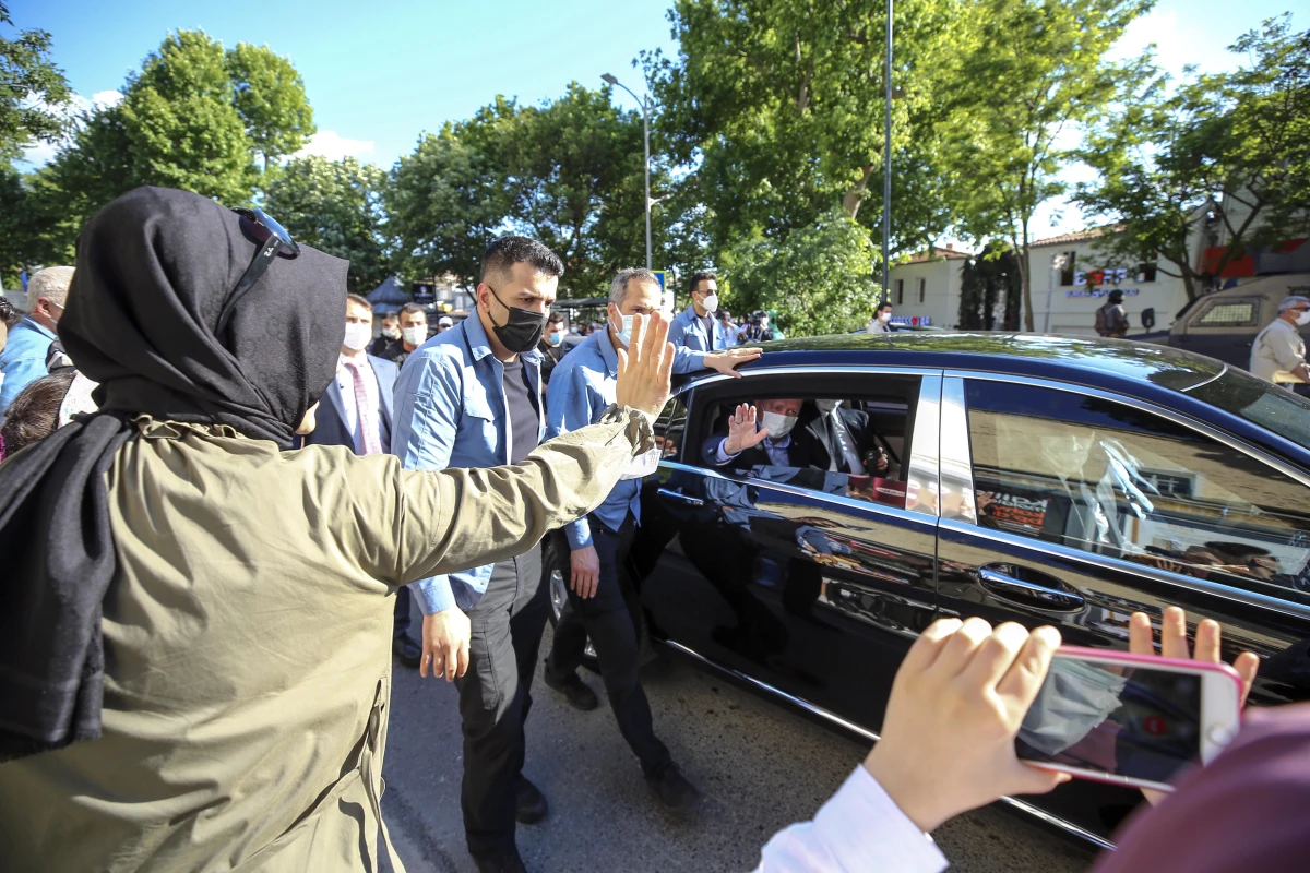 Erdoğan, Çengelköy\'de vatandaşlarla sohbet etti