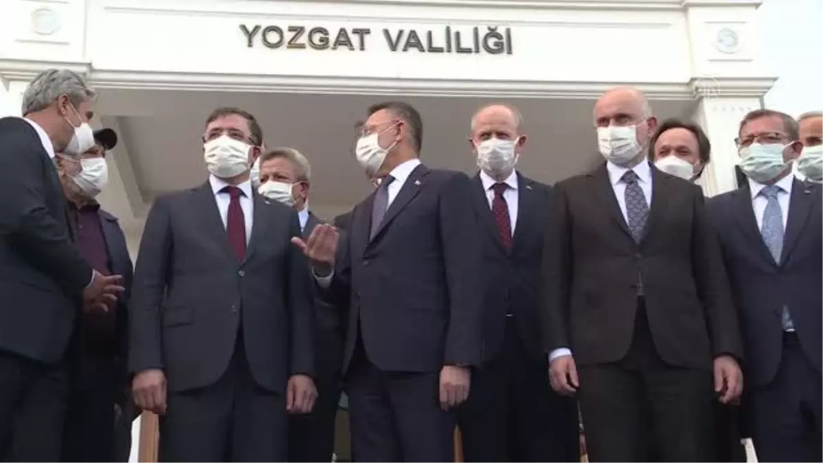 Cumhurbaşkanı Yardımcısı Oktay, AK Parti Yozgat İl Başkanlığını ziyaret etti