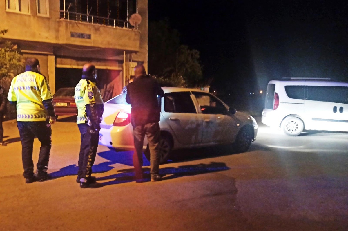 \'Dur\' ihtarına uymayan sürücü bekçiye çarptı