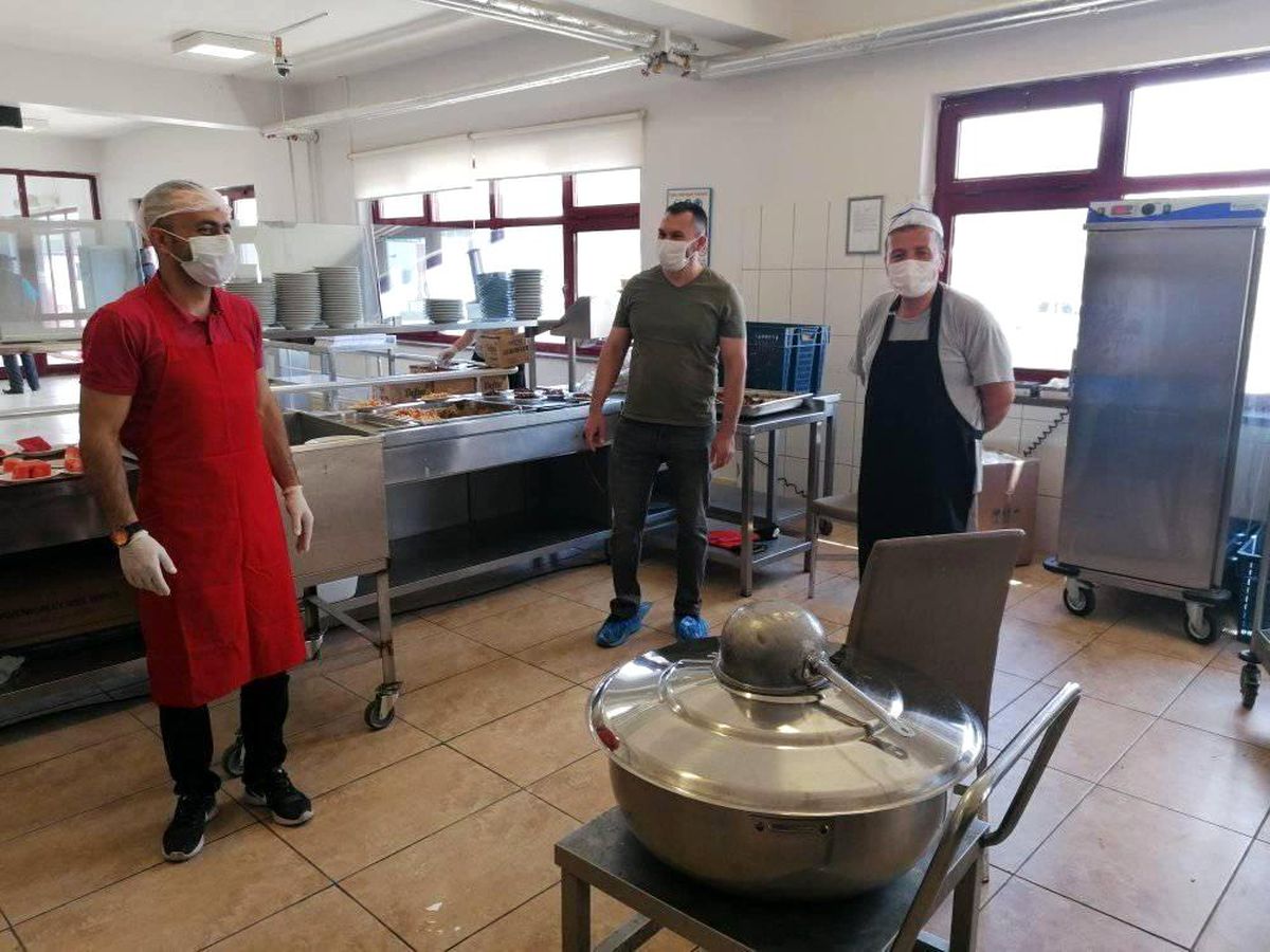 Emet\'te toplu yemek veren işletmeler denetlendi