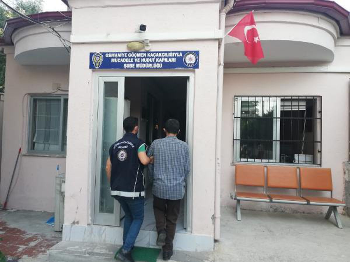 Güvenlik tehdidi koduyla Türkiye\'ye giriş yasağı olan Suriyeli yakalandı