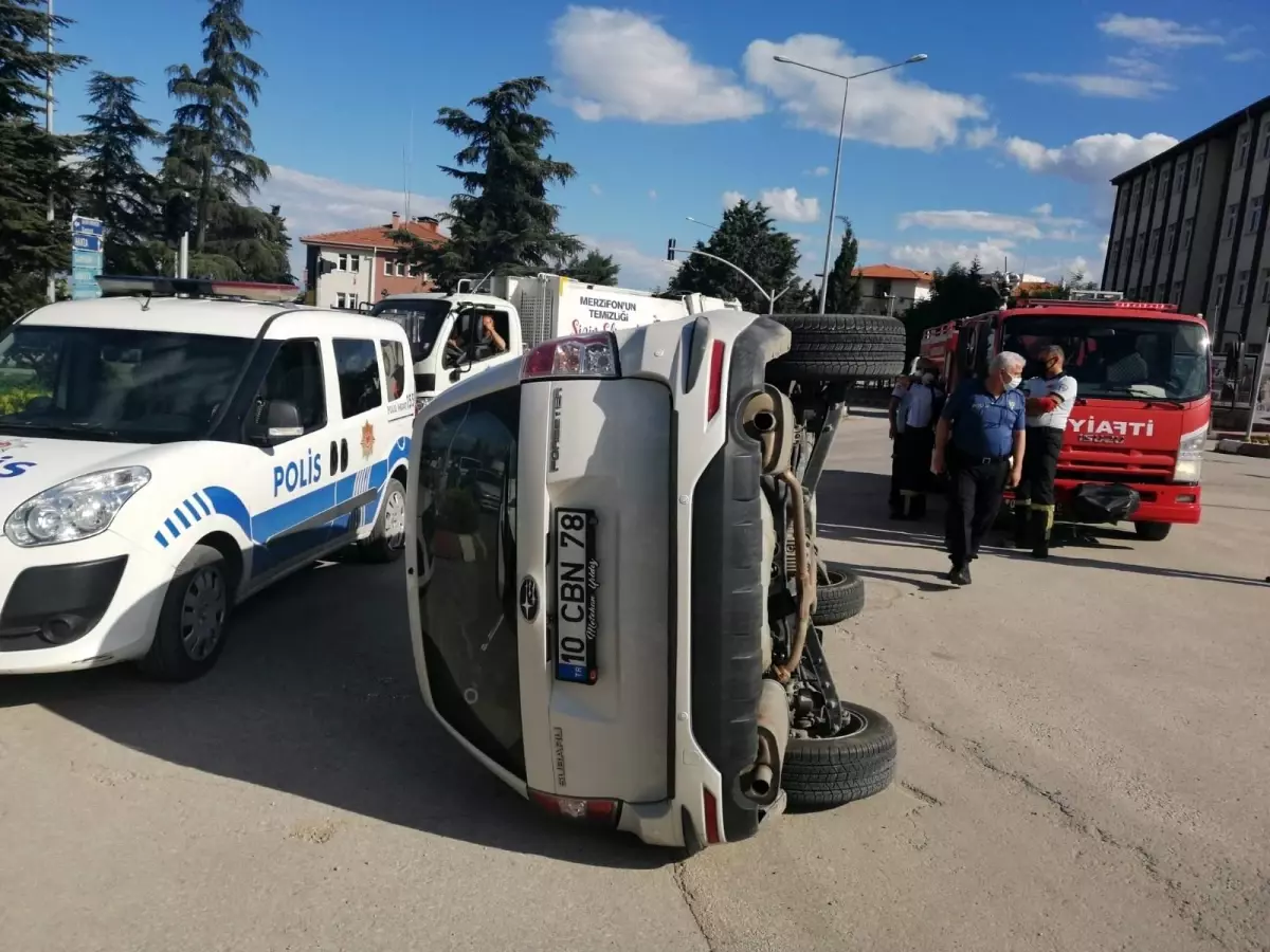 Kırmızı ışık ihlali kazaya neden oldu: 4 yaralı