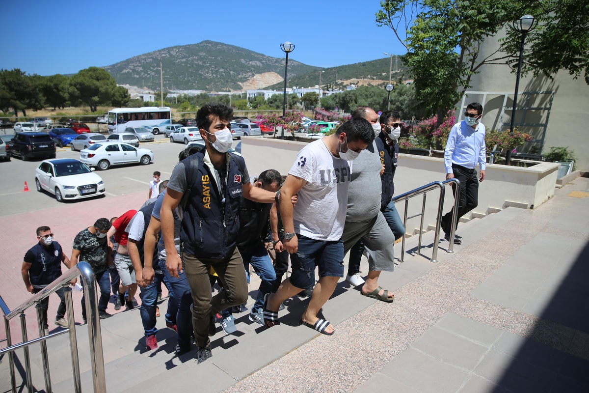 Muğla merkezli fuhuş operasyonunda yakalanan şüphelilerden 2\'si daha tutuklandı