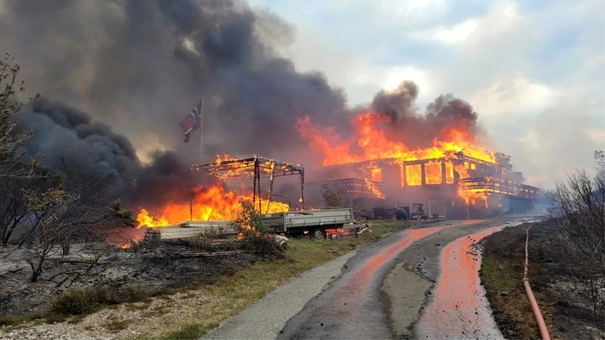 Norveç\'te arazi yangını: yaklaşık 500 kişi tahliye edildi