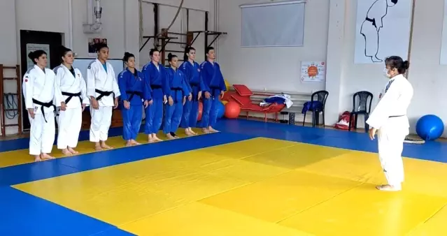 (Özel haber) Yüzde 90 görme engelli Ecem Taşın, judo ile engelleri kaldırdı