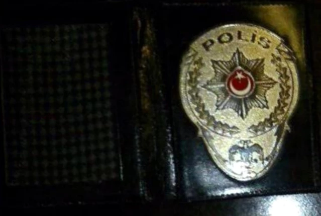 Polis kokartı ile insanları kandıran şahıs gerçek polise yakalandı