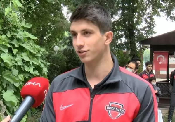 Şampiyon Spor Toto hentbolcuları DHA'ya konuştu Şampiyon Spor Toto hentbolcuları DHA'ya konuştu
