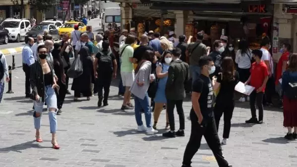 İSTANBUL ? TAKSİM MEYDANI'NDA YOĞUNLUK