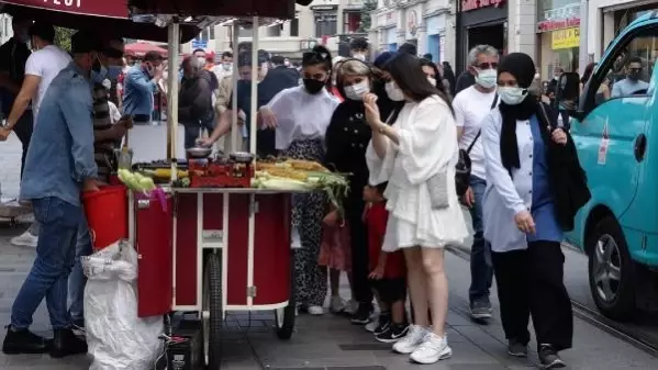 İSTANBUL ? TAKSİM MEYDANI'NDA YOĞUNLUK