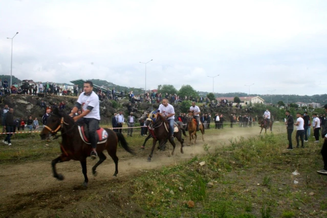 Trabzon'da Rahvan At Yarışları yapıldı