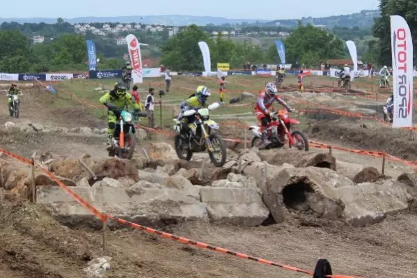 Türkiye Süper Enduro Şampiyonası Kartepe etabı başladı Türkiye Süper Enduro Şampiyonası Kartepe etabı başladı
