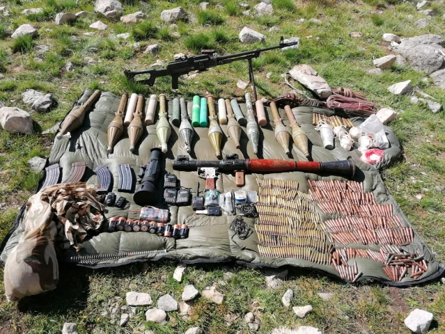 Van'da PKK'ya ait çok sayıda silah ve mühimmat ele geçirildi